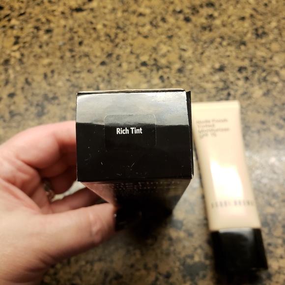 ■■SOLD■■NIB BOBBI BROWN TINTED MOISTURIZER  SPF 15 - Picture 5 of 8